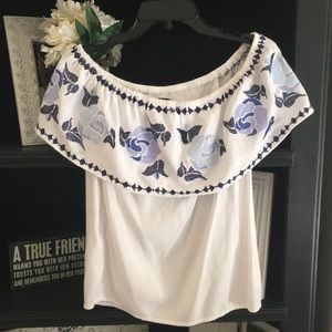💕adorable off the shoulder top